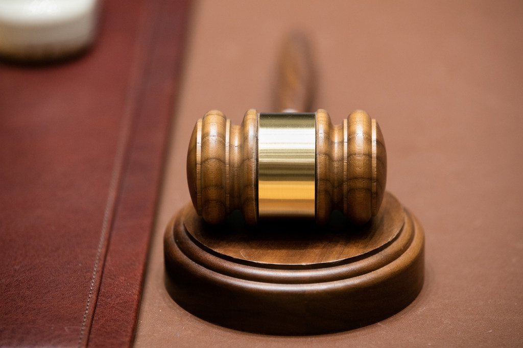 « Toute déclaration obtenue par la torture ne peut être invoquée comme un élément de preuve dans une procédure, si ce n'est dans une procédure engagée contre l'auteur présumé de la torture », selon la Convention contre la torture.